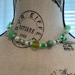 💚 Green Choker - Upcycled from Vintage Beads